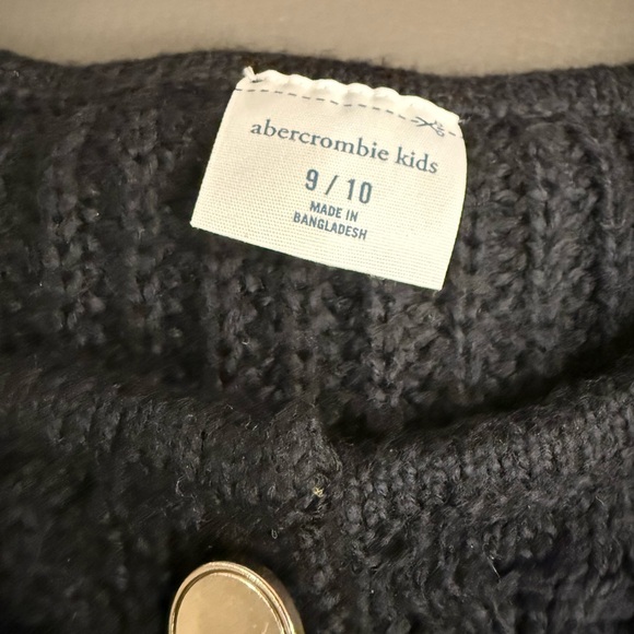 Abercrombie & Fitch Black Cable-Knit Cardigan and Red Heart Top - Picture 9 of 9